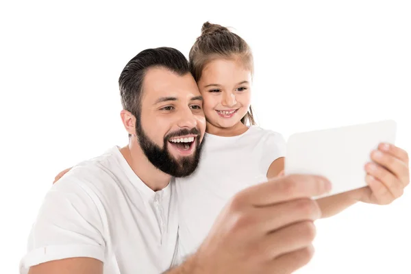 Padre e hija tomando selfie - foto de stock