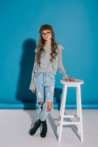 Teenage girl in trendy outfit — Stock Photo