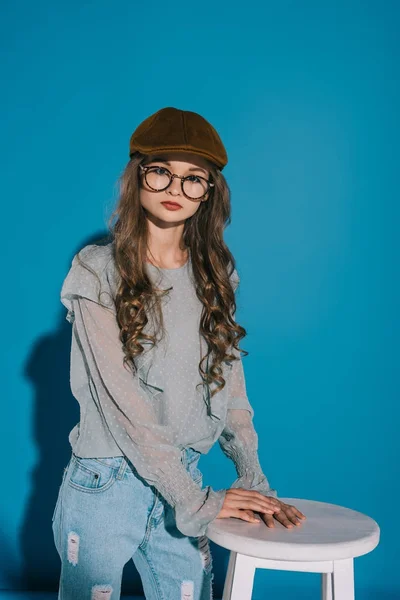 Teenage girl in trendy outfit — Stock Photo
