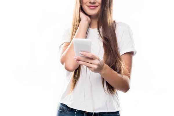 Menina ouvindo música com smartphone — Fotografia de Stock