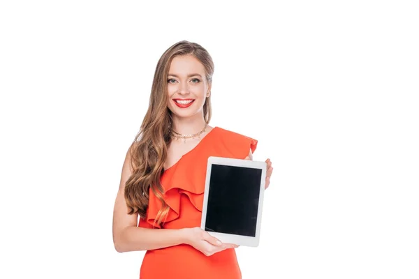 Elegante donna con tablet digitale — Foto stock