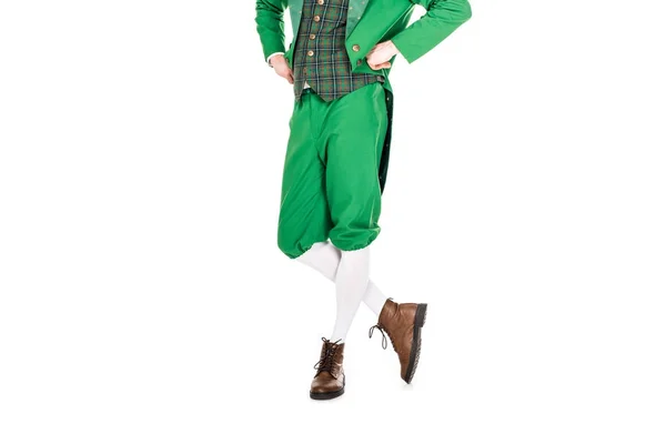 Vue recadrée de l'homme en costume de lutin vert, isolé sur blanc — Photo de stock
