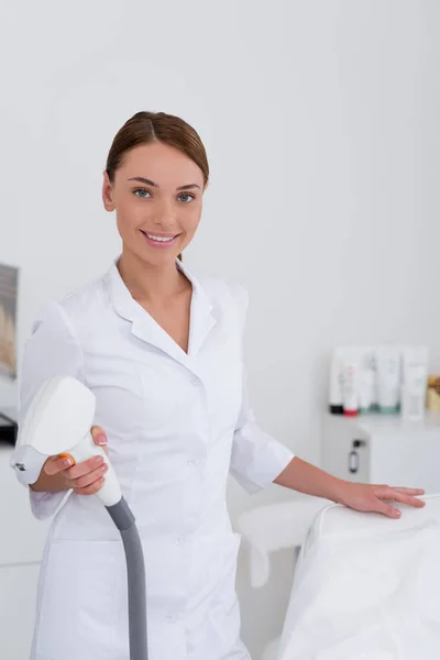 Cosmetologist — Stock Photo