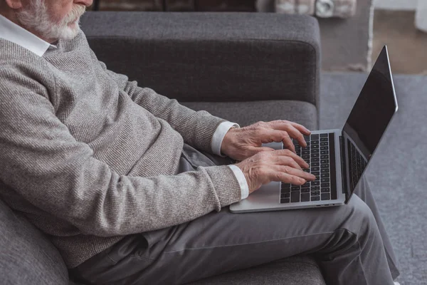 Using laptop — Stock Photo