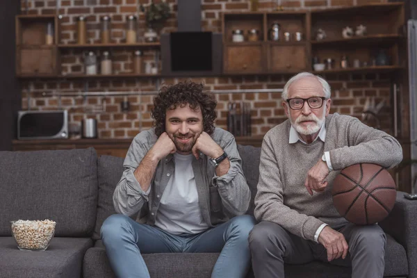 Watching basketball — Stock Photo