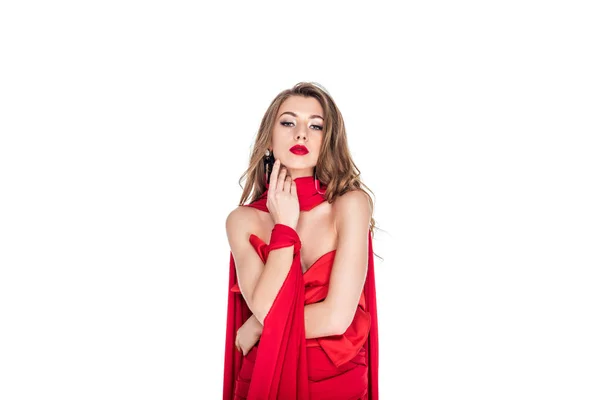 Mujer hermosa de moda posando en ropa roja, aislado en blanco - foto de stock