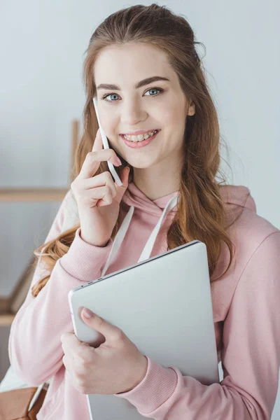 Phone talking — Stock Photo