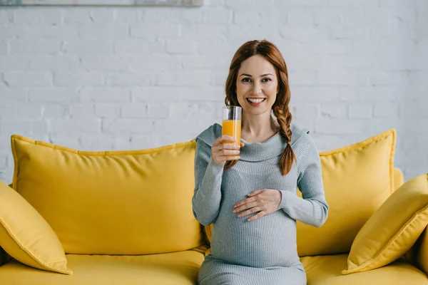 Incinta di succo d'arancia — Foto stock