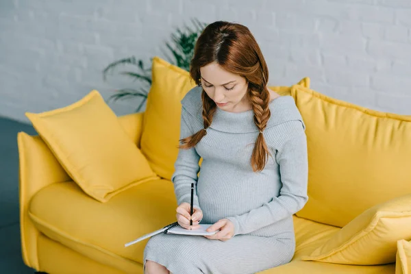 Pregnant writing — Stock Photo