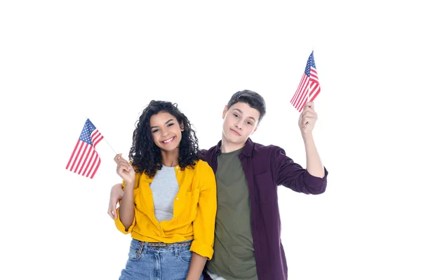 Studenti adolescenti emotivi con bandiere USA isolate sul bianco — Foto stock