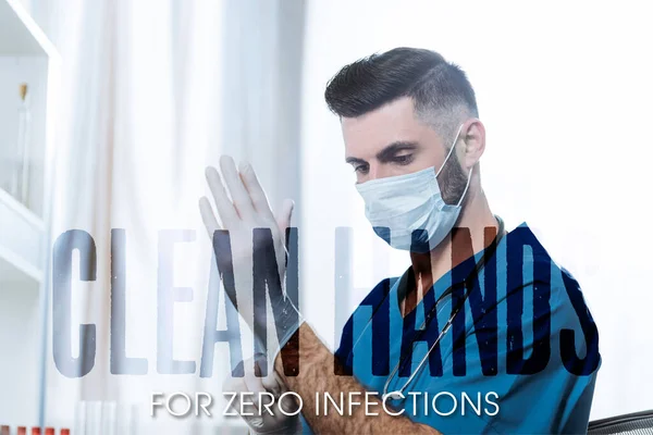 Joven doctor en máscara médica ponerse guantes de látex protector, manos limpias para cero infecciones ilustración - foto de stock