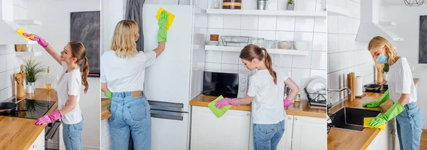 Colagem de irmãs em luvas de borracha segurando trapos durante a limpeza da cozinha — Fotografia de Stock