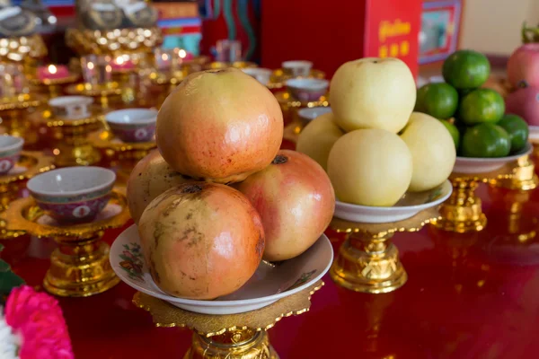 Fruto adorado en el santuario de China . — Foto de Stock