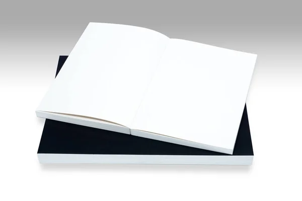 Livro de esboços sobre fundo branco . — Fotografia de Stock