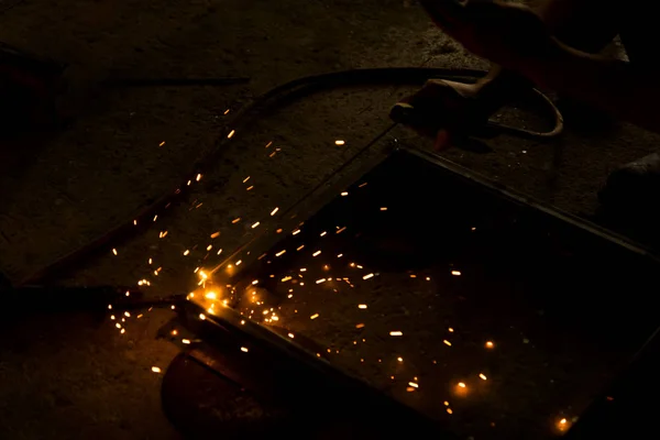Welding steel with sparks lighting — Stock Photo, Image