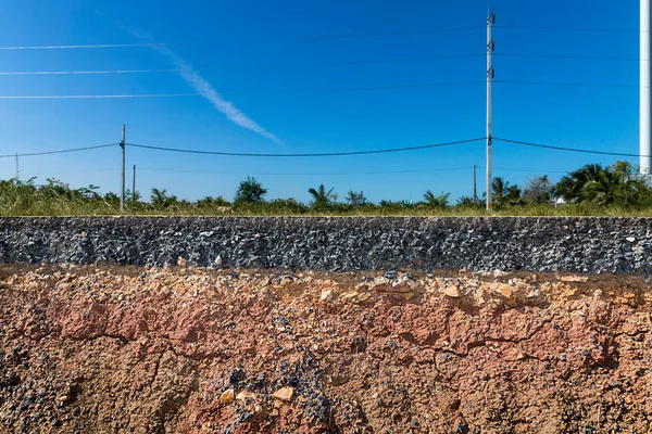 Warstw gleby i skał drogi — Zdjęcie stockowe