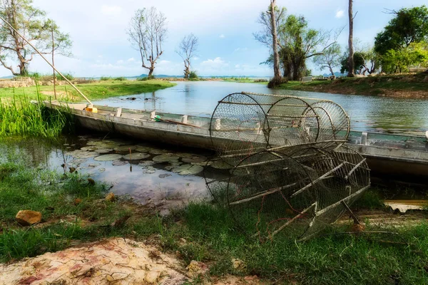 Barcos de pesca no campo — Fotografia de Stock