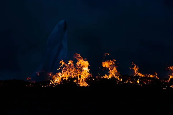 Призрак в движении пламени — стоковое фото
