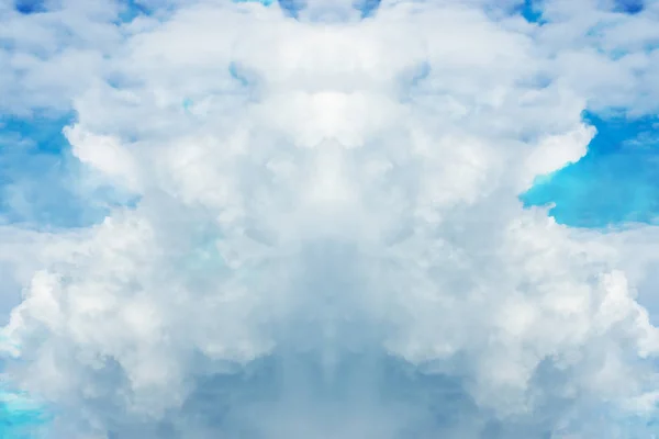 Nube blanca con fondo azul del cielo. — Foto de Stock