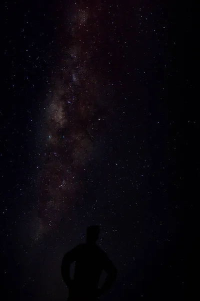 Via lattea e stelle nella notte buia — Foto Stock