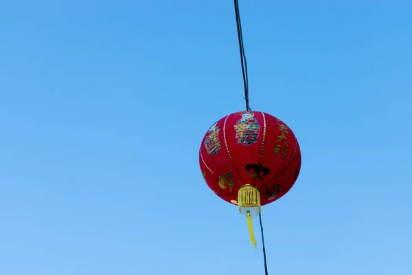 Chinese lanterns on the power line. — Stock Photo, Image