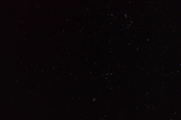 Céu escuro com estrela à noite . — Fotografia de Stock