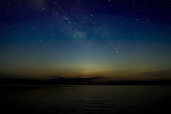 Céu Com Estrela Lago Crepúsculo Após Pôr Sol — Fotografia de Stock