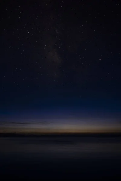 Verticaal Beeld Van Hemel Met Ster Aan Het Meer Aan — Stockfoto