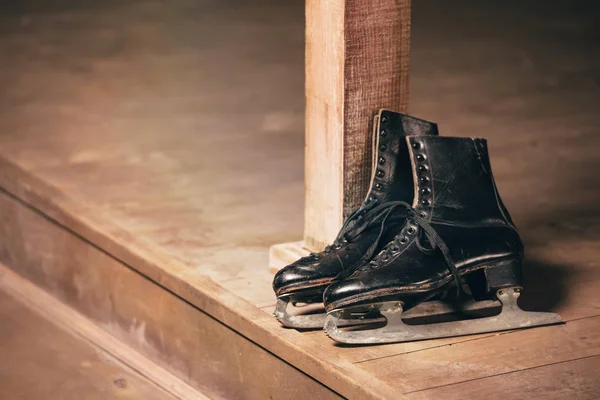 Pair of old ice skates — Stock Photo, Image