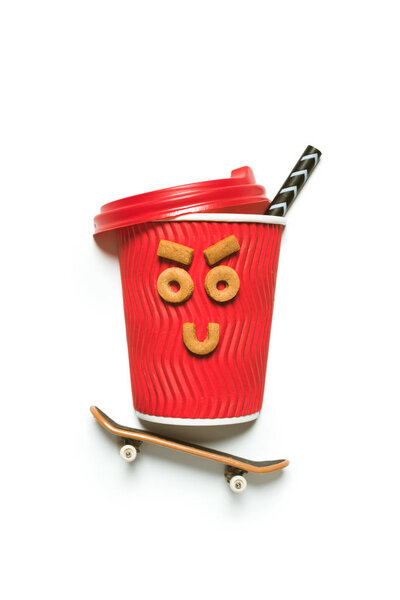 Одноразовая чашка кофе с печеньем
 