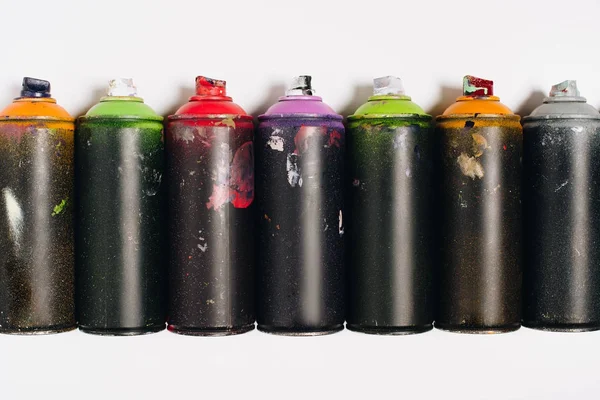 Ovanifrån Ordnade Färgglada Sprayfärg Burkar Isolerad Vit — Stockfoto