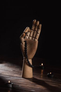 ahşap el gyan mudra jest ve tespih