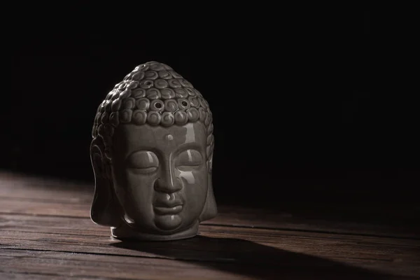 Sculpture Buddha Head Wooden Table — Stock Photo, Image