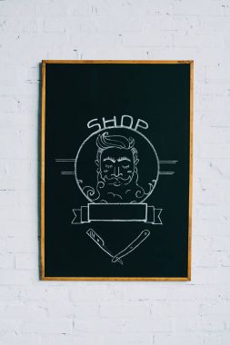 sakallı adam çizilmiş arması görünümü yazı tahtası üzerinde kadar kapatın