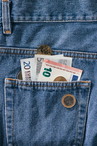 Zblízka Pohled Eurobankovek Džínách Kapsy — Stock fotografie