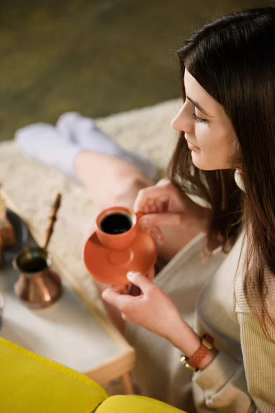 Selective Focus Young Woman Cup Coffee Home — Stock Photo, Image