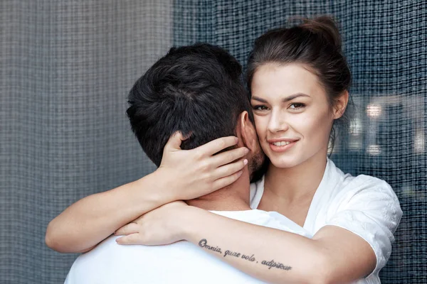 Young loving couple hugging — Stock Photo, Image