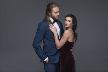 iki siyah kravat formal giyim içinde