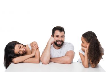Mutlu çok ırklı aile 