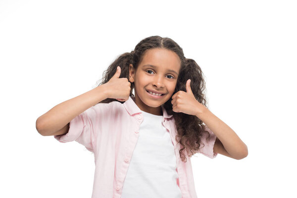 Девушка показывает большой палец вверх знак
