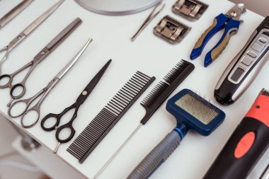 set of groomer tools