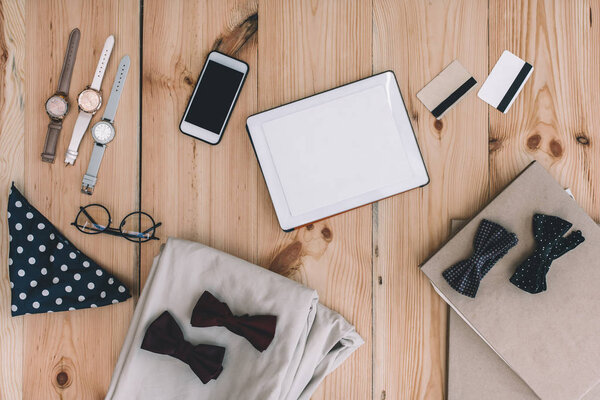 гаджеты с кредитными картами и аксессуарами
