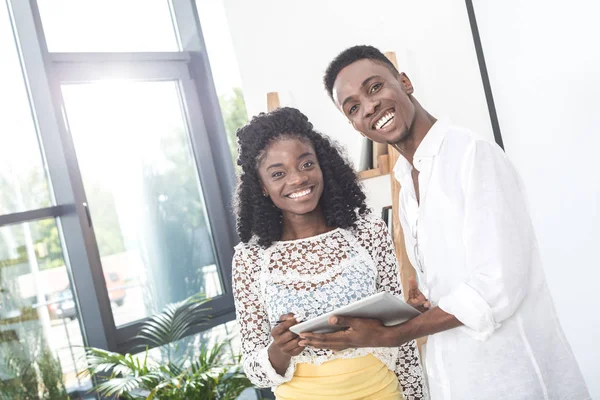 African american business people with tablet — Stock Photo, Image