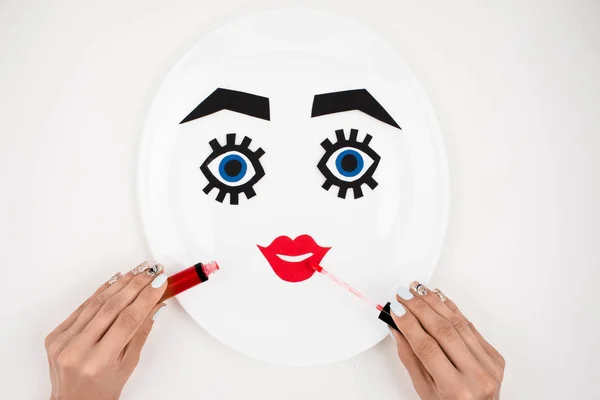 Papírové obličej s make-upem na desce — Stock fotografie