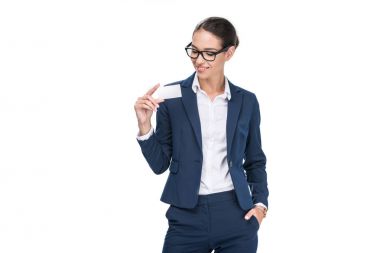 İş kadını kartvizit tutuyor