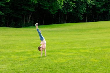 Park kız performans gösteren amut