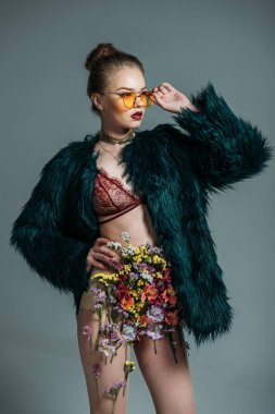 çekici çiçek etek modeli