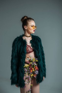 çekici çiçek etek modeli