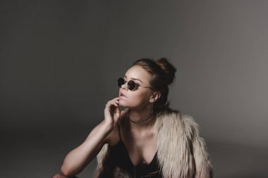 kürk moda kız
