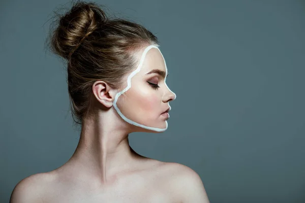 Beautiful girl with line on face — Stock Photo, Image